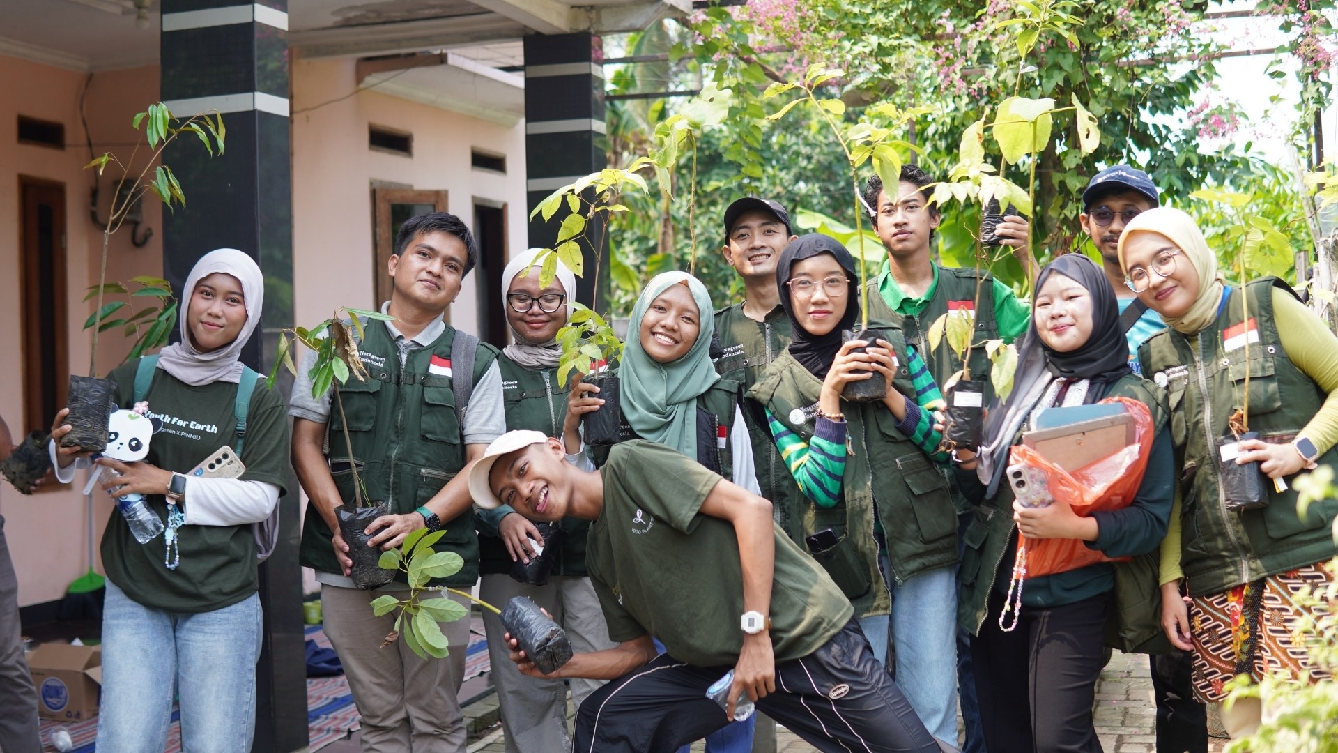 NeraGreen field action and planting movement